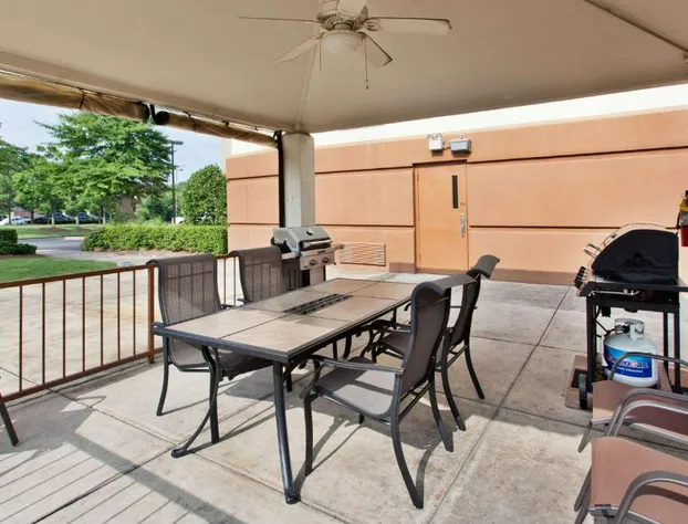 Sonesta Simply Suites Birmingham Hoover hotel detail image 1