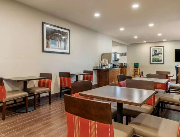 Comfort Suites San Antonio Airport North hotel detail image 3