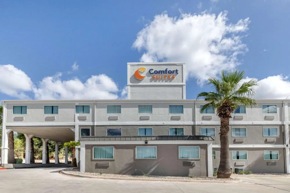 Comfort Suites San Antonio Airport North hotel hero