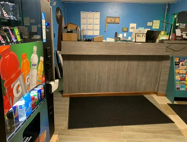 Tiki Lodge McHenry - Downtown Modesto hotel detail image 3