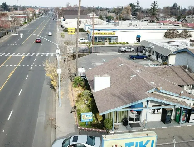 Tiki Lodge McHenry - Downtown Modesto hotel detail image 4