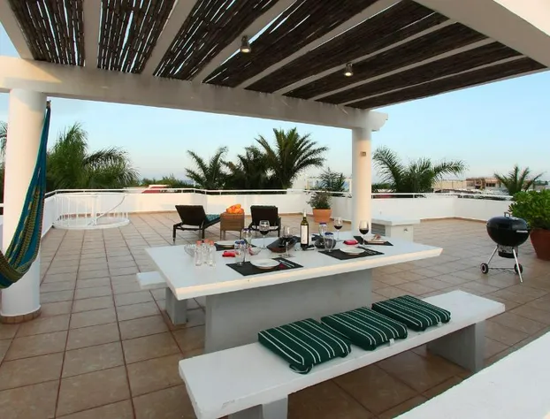 Riviera Maya Suites hotel detail image 1