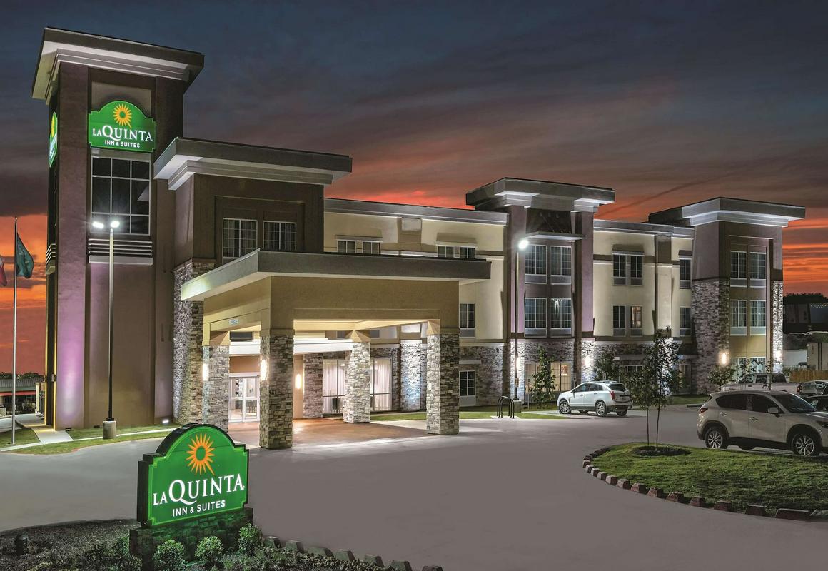 La Quinta by Wyndham San Antonio by Frost Bank Center hotel hero