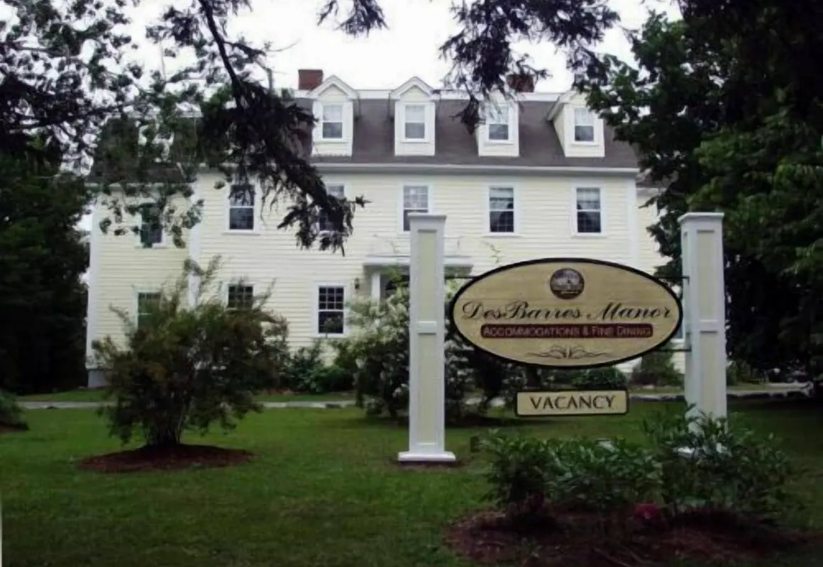 DesBarres Manor Inn hotel hero