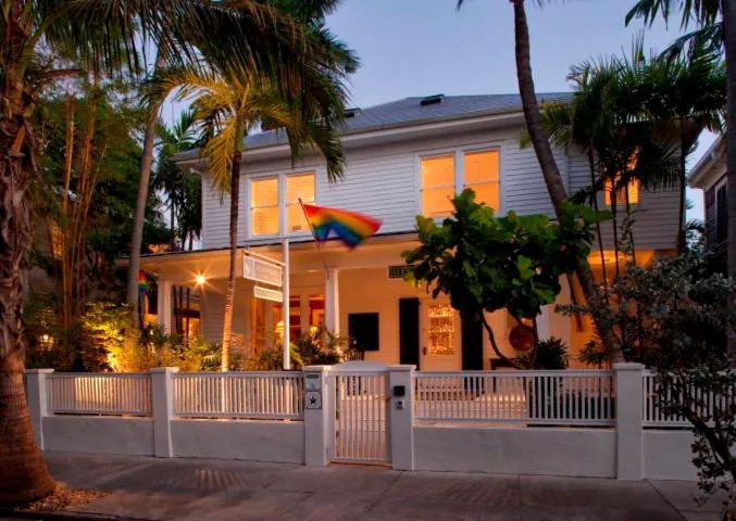 Alexanders Guesthouse - Adult Exclusive, LGBTQ Friendly hotel hero