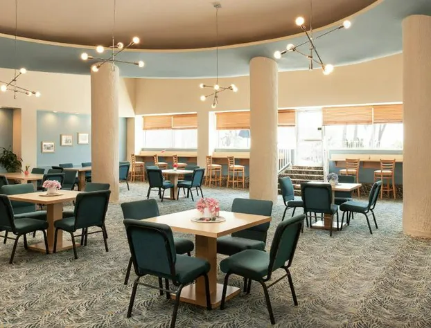 Sherry Frontenac Oceanfront Hotel hotel detail image 4