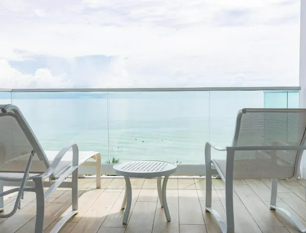 Sherry Frontenac Oceanfront Hotel hotel detail image 4