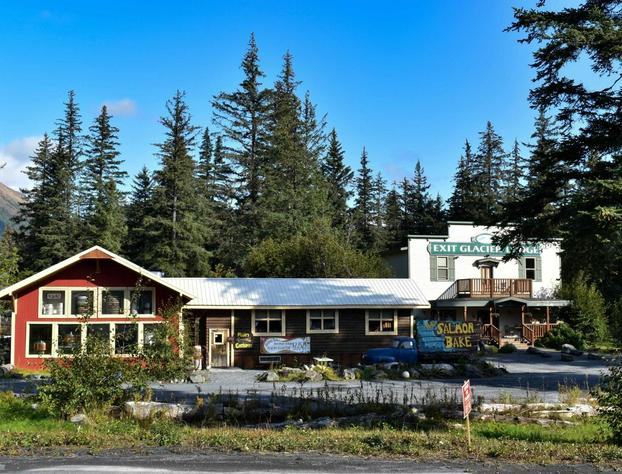 Exit Glacier Lodge hotel detail image 3