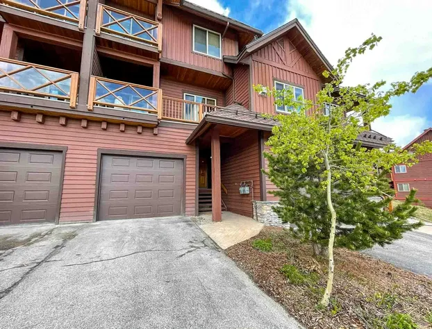 Whispering Pines hotel detail image 2