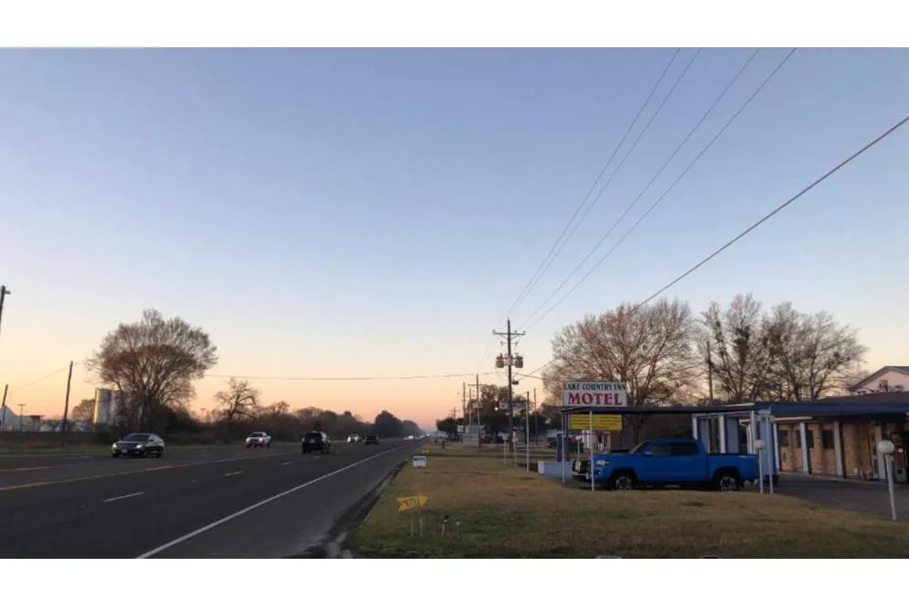 Lake Country Inn hotel hero