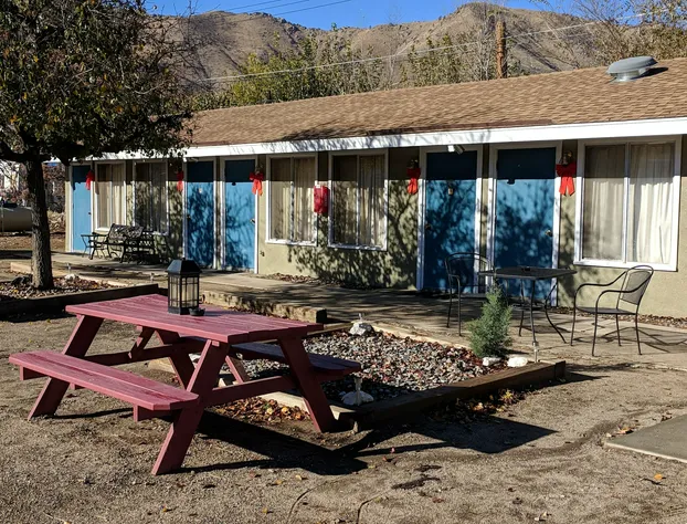 Lakeview Motel hotel detail image 3