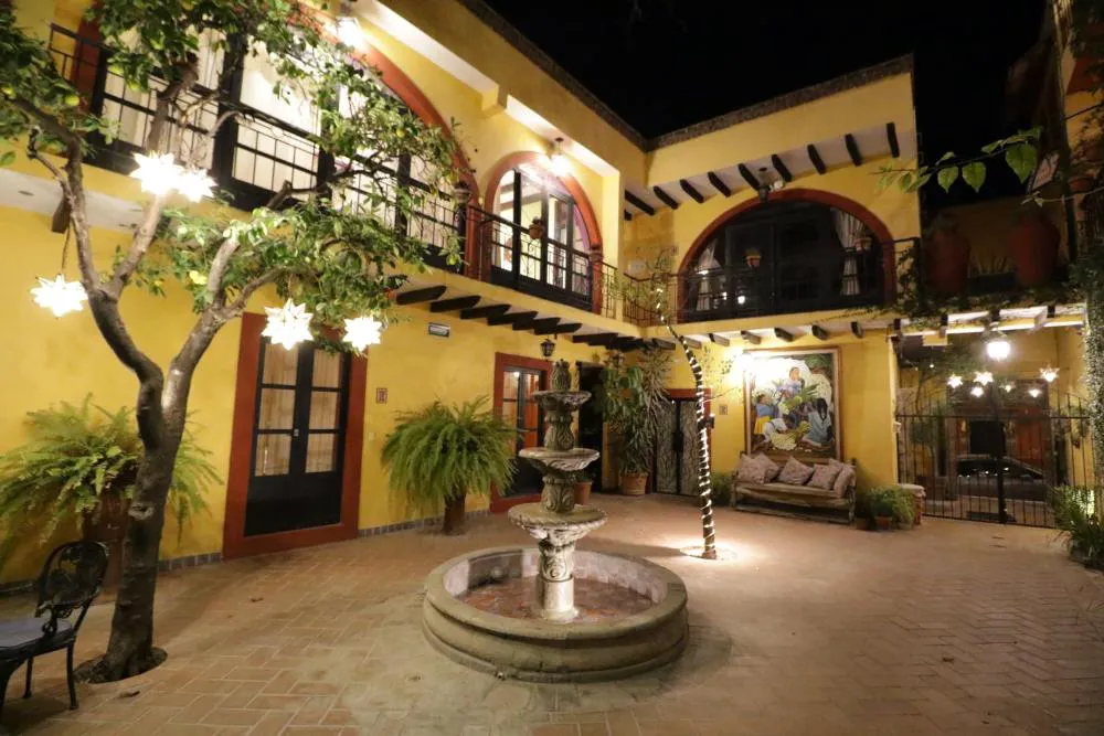 Casa Mia Suites hotel hero