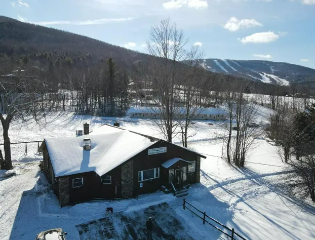 Jimmy OConnor's Windham Mtn Inn hotel detail image 4