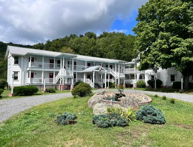 Mountain Quest Inn hotel detail image 2