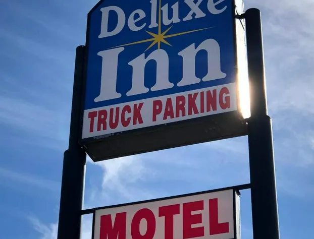 Deluxe Inn Motel hotel detail image 1
