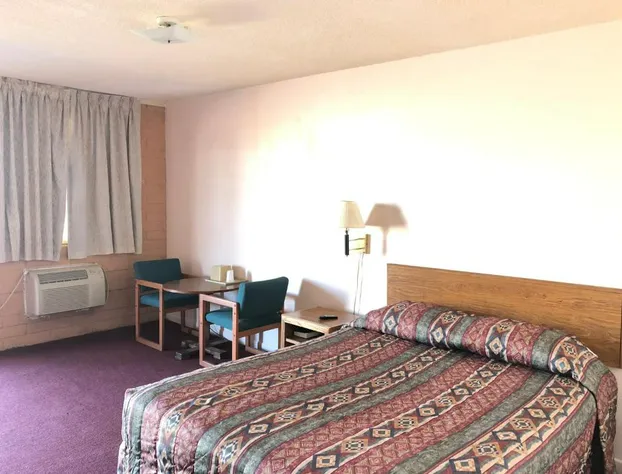 Deluxe Inn Motel hotel detail image 3