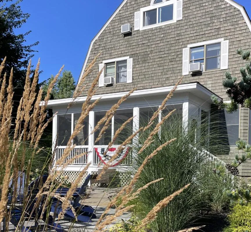 White Sails Inn hotel hero