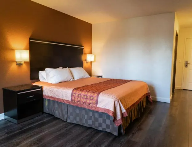 Maywood Inn hotel detail image 4