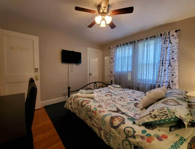 Natalie House - Boston hotel detail image 4