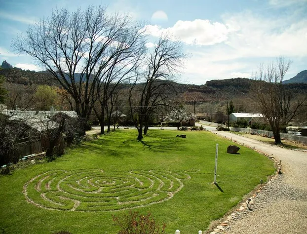 2 Cranes Inn - Zion hotel detail image 2