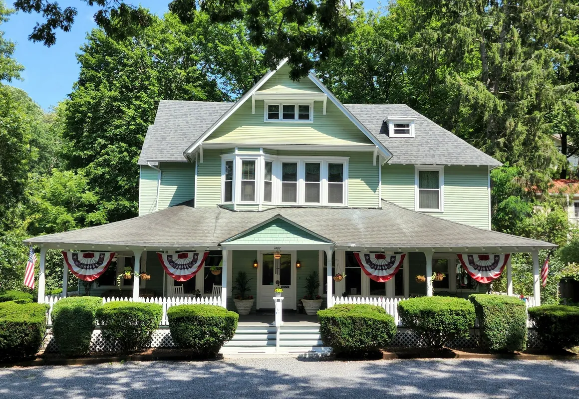 Vine Cottage Inn hotel hero