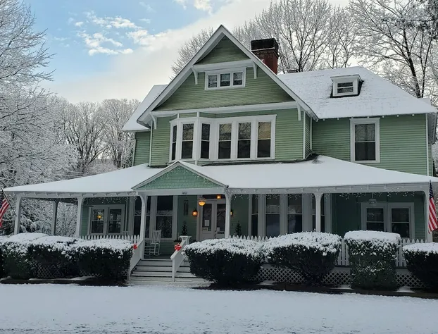 Vine Cottage Inn hotel detail image 1