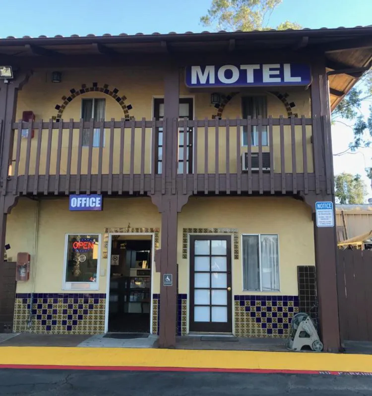 Hacienda Motel hotel hero