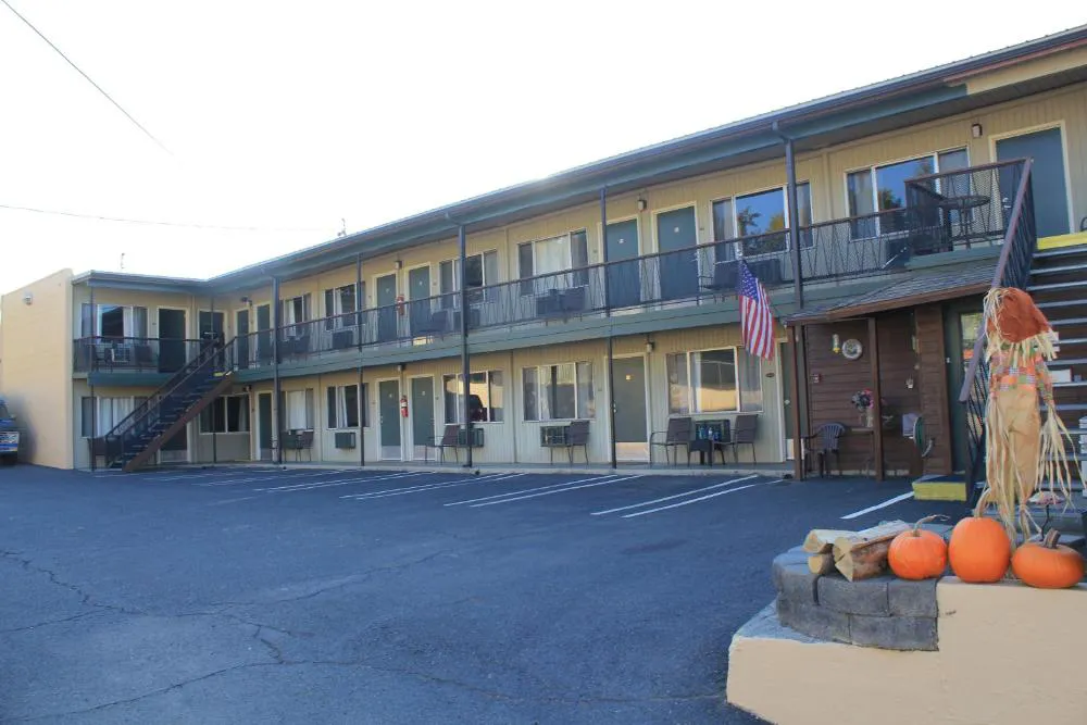 John Day Motel hotel hero