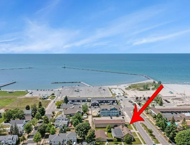 Ludington Pier House hotel detail image 3