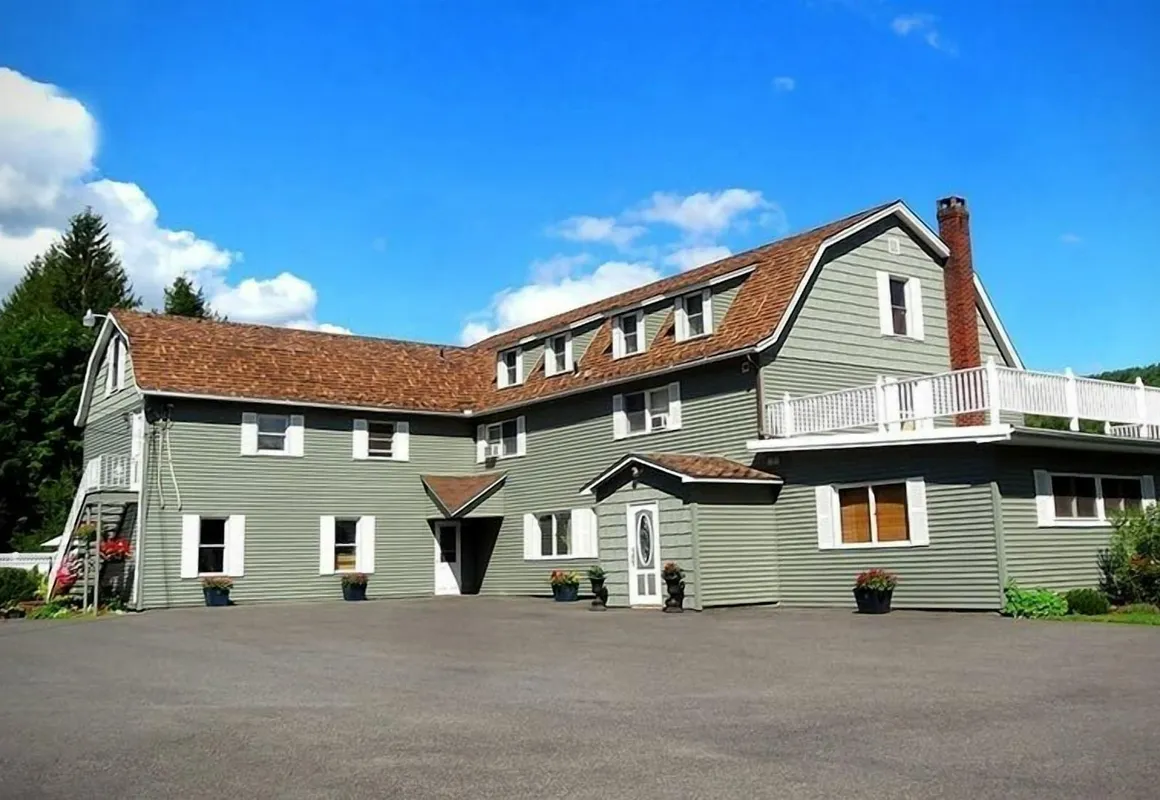 Moore's Motel hotel hero