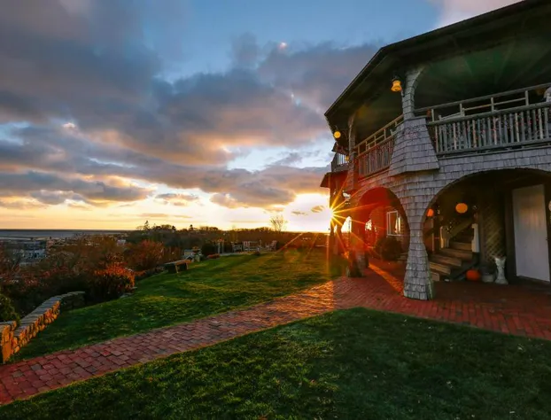 Lands End Inn hotel detail image 2