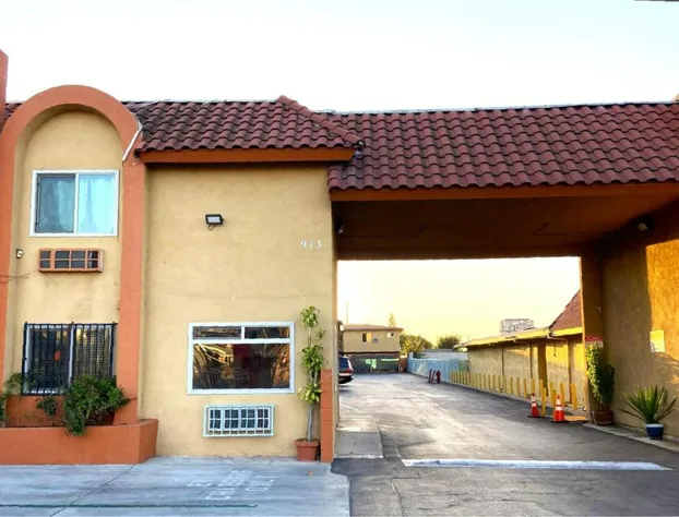 Robinhood Motel Anaheim West hotel detail image 1