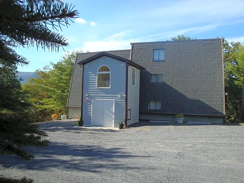 Senedo Springs hotel hero