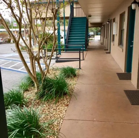 Dinner Bell Motel hotel detail image 1