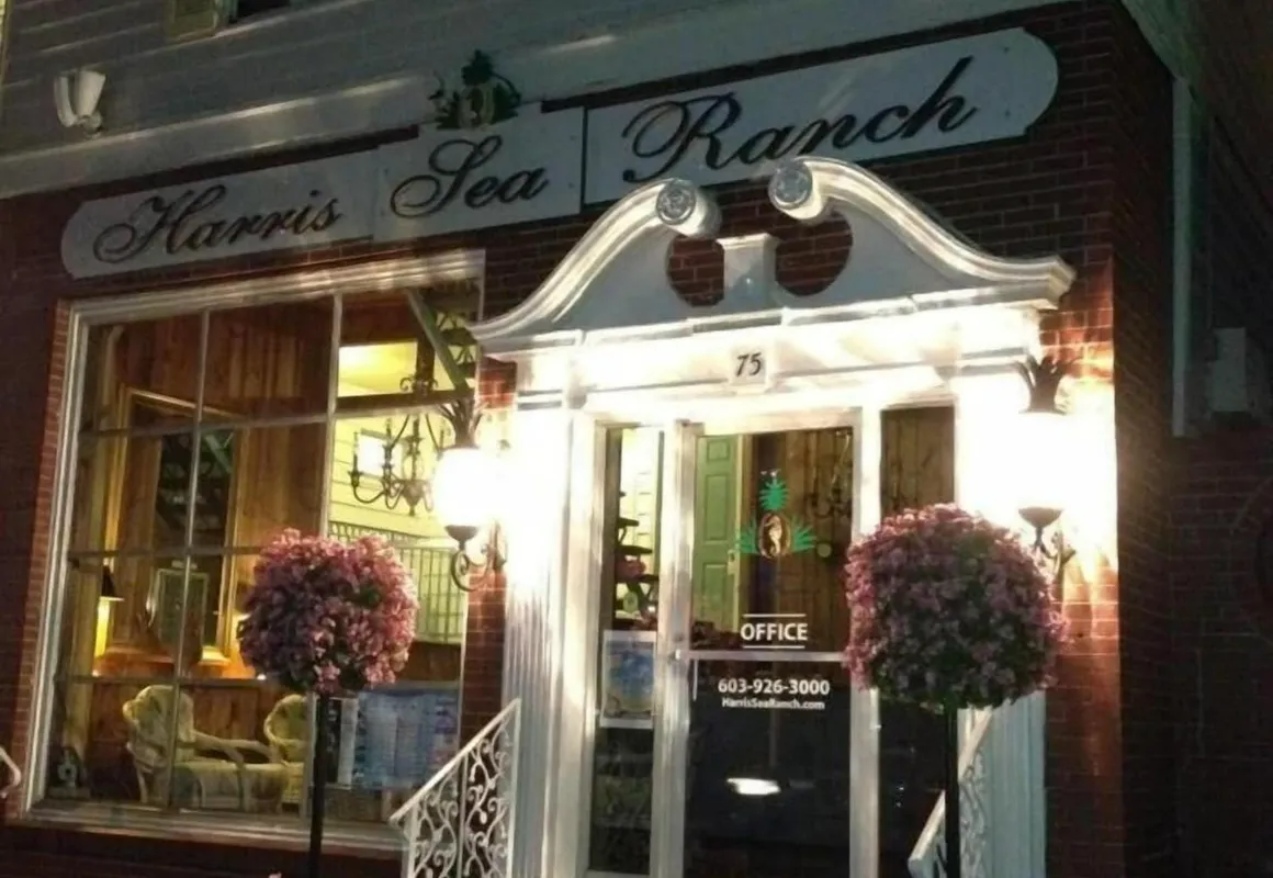 Harris Sea Ranch hotel hero