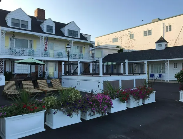 Harris Sea Ranch hotel detail image 1