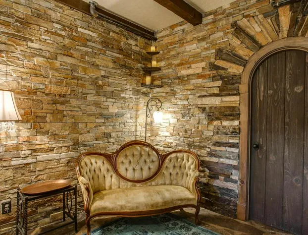 Storybook Riverside Inn hotel detail image 1