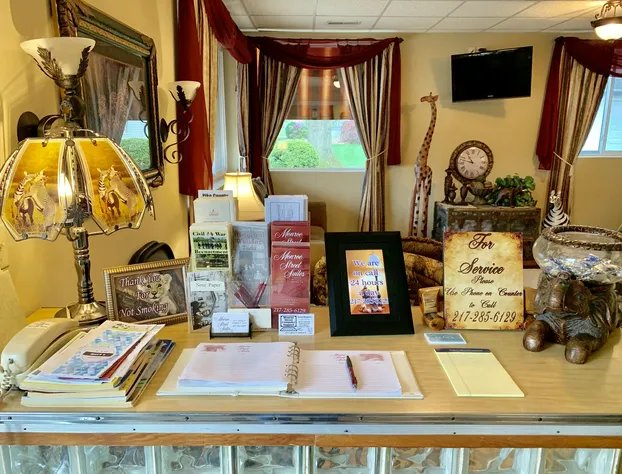 Monroe Street Suites hotel detail image 2