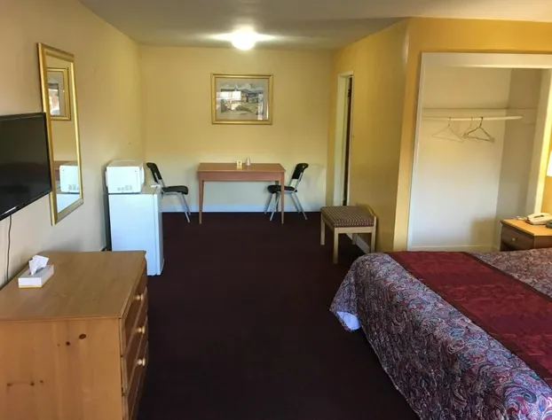 Midway Inn & Suites hotel detail image 2