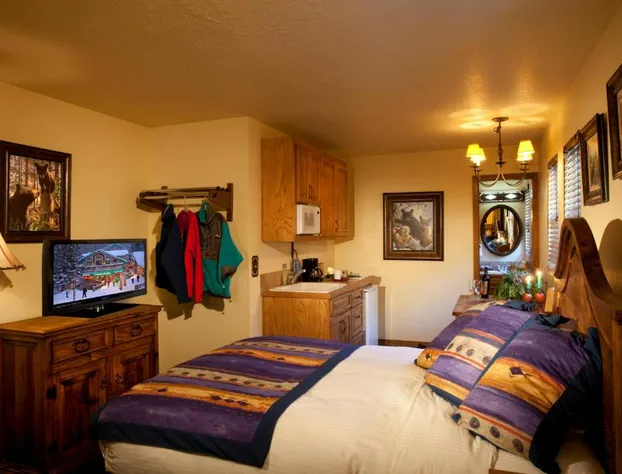 Alpine Village Suites hotel detail image 2
