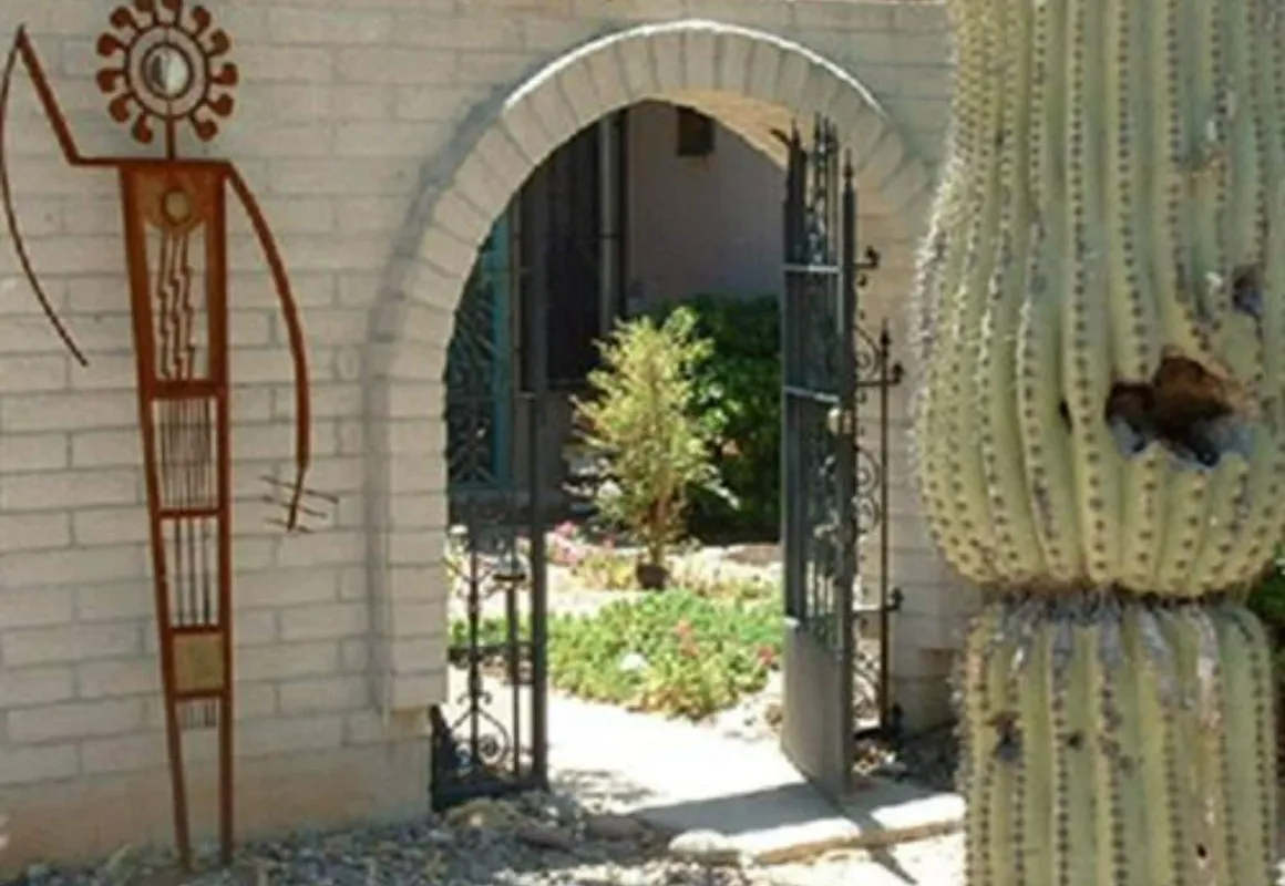 Bed and Bagels of Tucson hotel hero