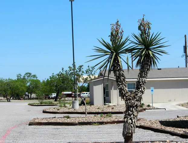 Shale Lodge Three Rivers hotel detail image 1