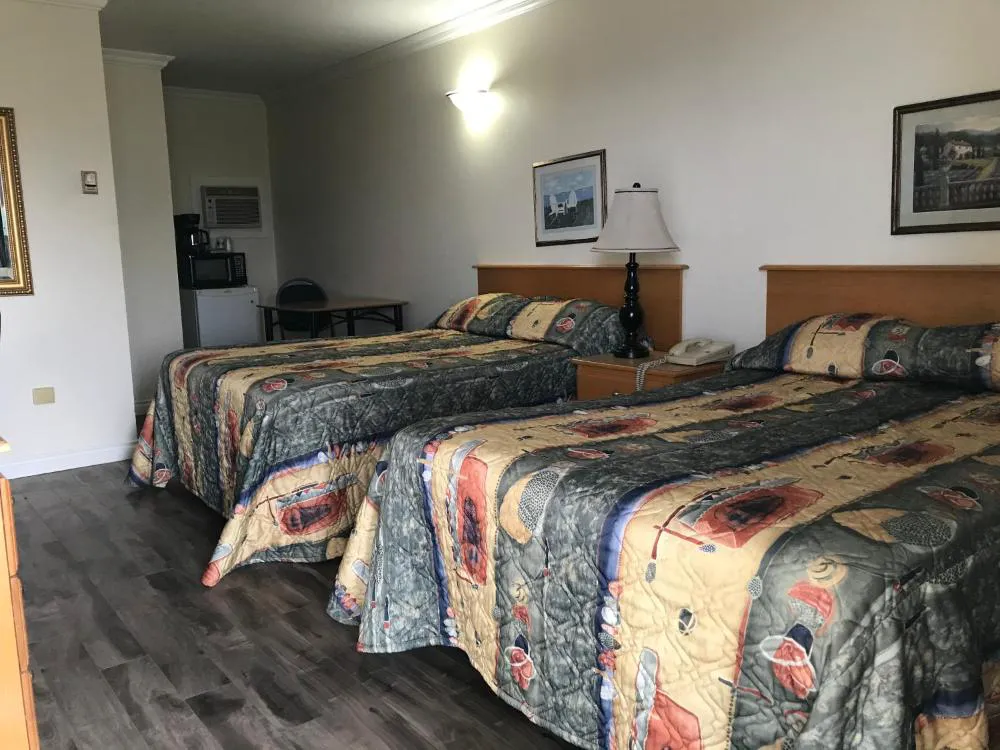 Grassland Motel hotel hero