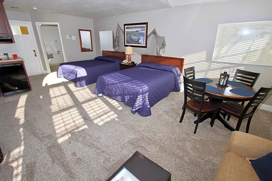 Baileys Harbor Yacht Club Resort hotel hero