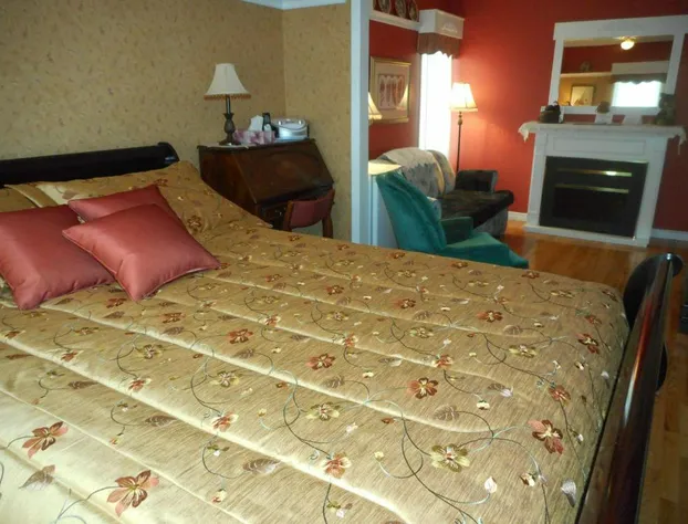Cote's Bed & Breakfast Inn hotel detail image 4