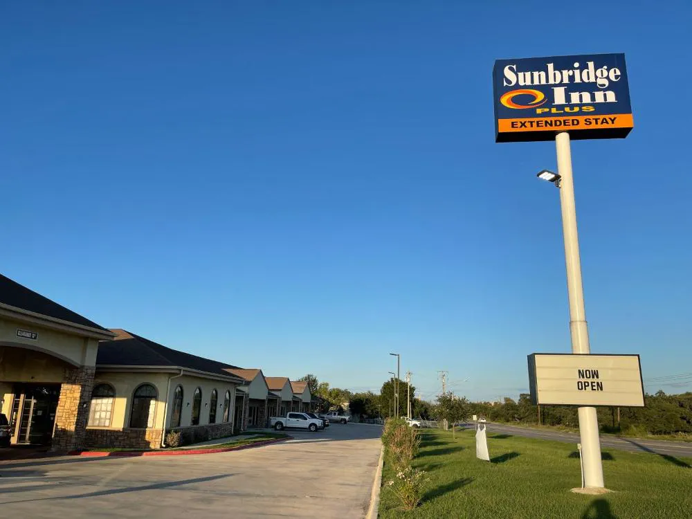 Sunbridge Inn and Suites hotel hero