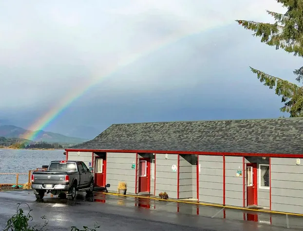 Wheeler on the Bay Lodge & Marina hotel detail image 2