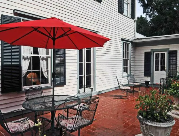 1872 Denham Inn hotel detail image 4