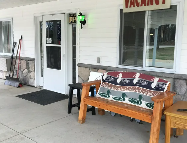 Scully's Manistee Outpost Motel hotel detail image 1