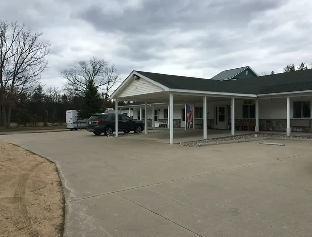 Scully's Manistee Outpost Motel hotel detail image 3
